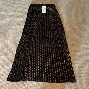 Womens Metallic Chevron Skirt NWT
